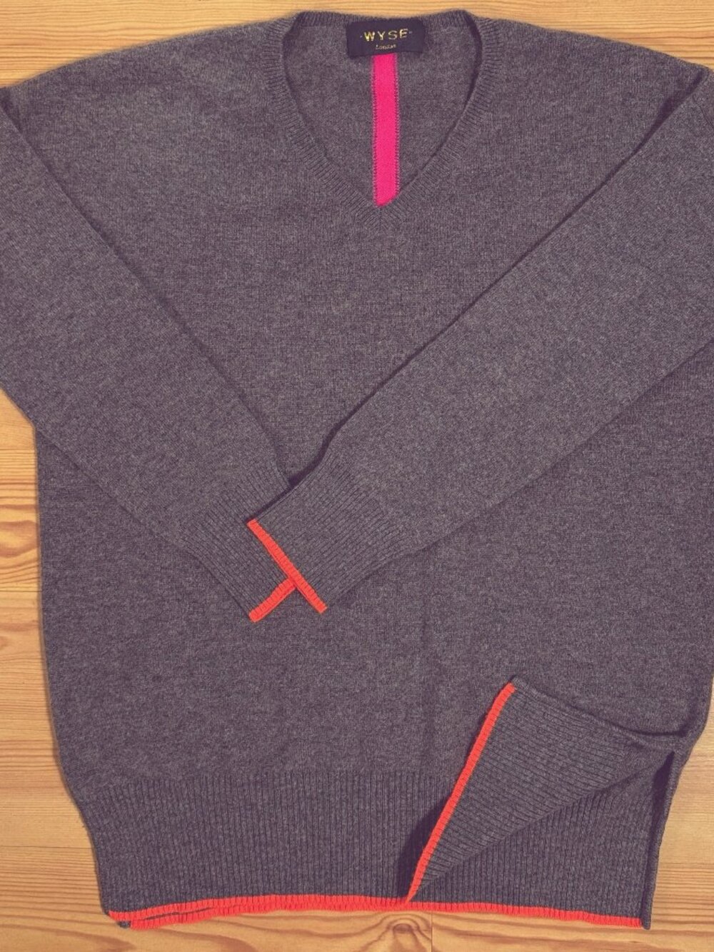 WYSE London 100% Cashmere V-Neck Sweater - Grey with Pink & Orange Accent